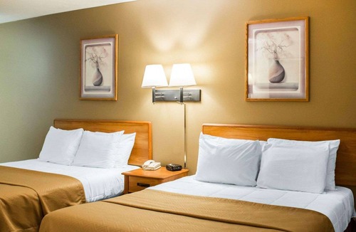Elkhart Hotel | Econo Lodge Elkhart North