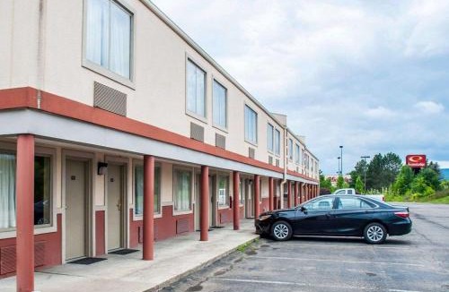 Big Flats Airport Cabin | Econo Lodge Elmira-Corning