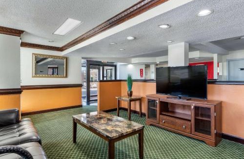 Florence Cabin | Econo Lodge Florence - Darlington