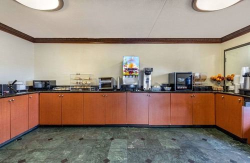 Florence Hotel | Econo Lodge Florence - Darlington
