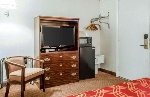 Saint Clair Cabin | Econo Lodge Frackville