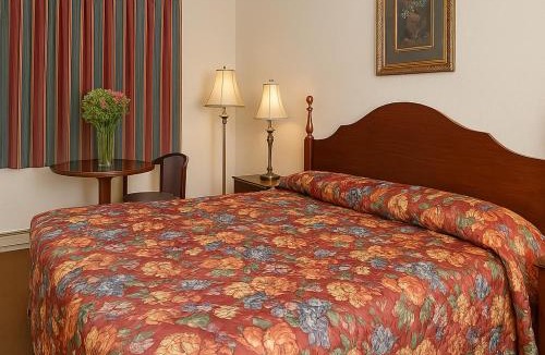 Saint Clair Cabin | Econo Lodge Frackville