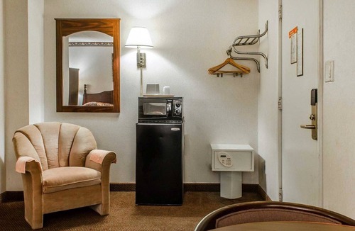 Frackville Hotel | Econo Lodge Frackville