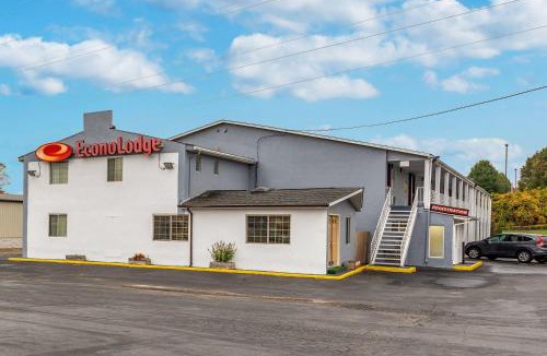 Franklin Cabin | Econo Lodge Franklin - Springboro