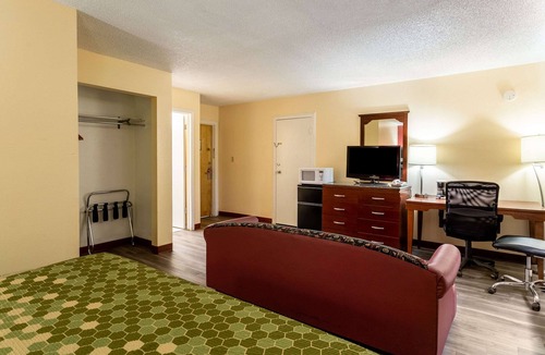 Allison Hotel | Econo Lodge Gallup West