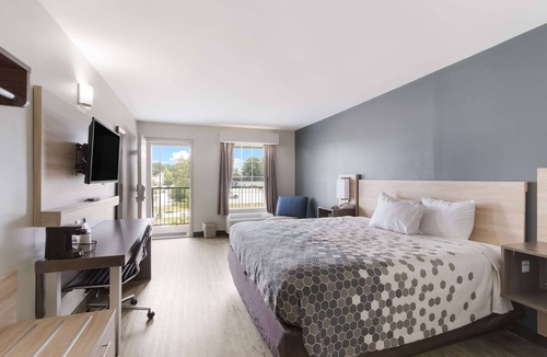 Greenville Hotel | Econo Lodge Greenville near University