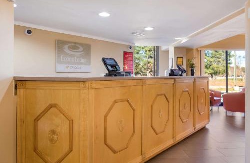 Hendersonville Cabin | Econo Lodge Hendersonville