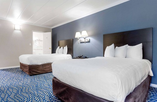 New Cassel Hotel | Econo Lodge Hicksville - Long Island