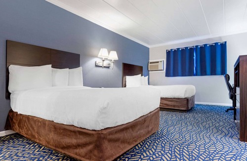 New Cassel Hotel | Econo Lodge Hicksville - Long Island