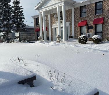 Brossard Cabin | Econo Lodge Hotel Brossard