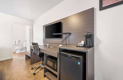 South Lake Tahoe Hotel | Econo Lodge Inn & Suites Heavenly Village Area