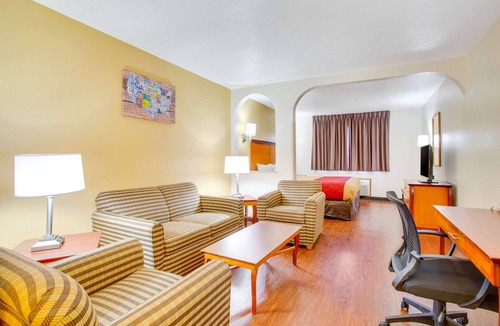 Princess Jeanne Hotel | Econo Lodge Inn & Suites Albuquerque East I-40 Eubank Exit