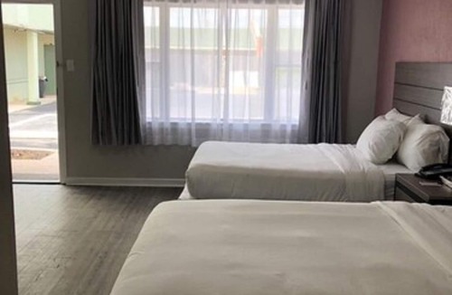 Abilene Hotel | Econo Lodge Inn & Suites Abilene East District