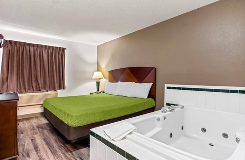Auburn Hotel | Econo Lodge Inn & Suites Auburn