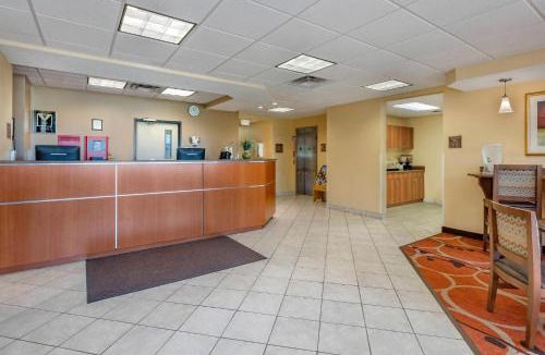 Des Moines Hotel | Econo Lodge Inn & Suites Des Moines Fairgrounds Area