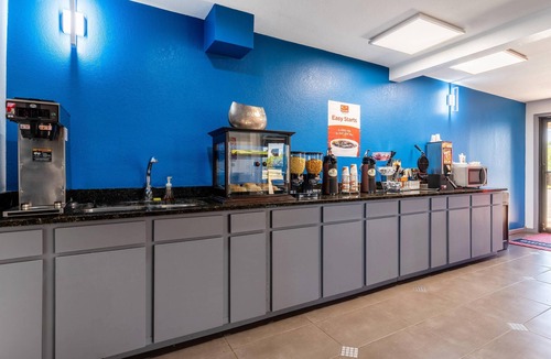 Enid Hotel | Econo Lodge Inn & Suites Enid South