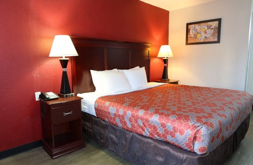 Evergreen Hotel | Econo Lodge Inn & Suites Evergreen