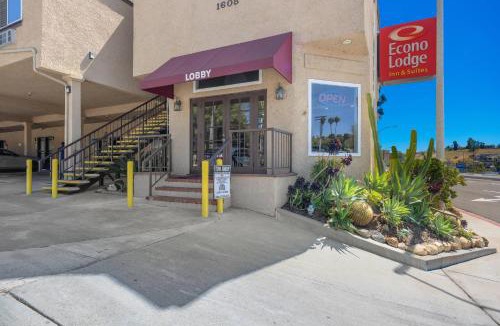 Fallbrook Hotel | Econo Lodge Inn & Suites Fallbrook Downtown