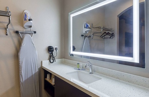 FM 1960 Hotel | Econo Lodge Inn & Suites Houston NW - CY - Fair