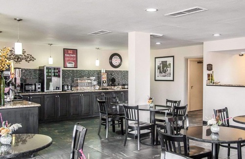 Jackson Hotel | Econo Lodge Inn & Suites Jackson Northwest