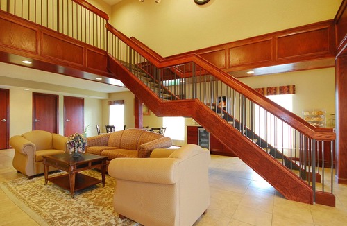 Kearney Hotel | Econo Lodge Inn & Suites Kearney South