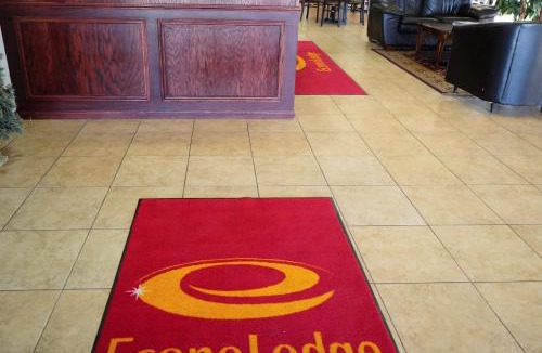 Kearney Hotel | Econo Lodge Inn & Suites Kearney South