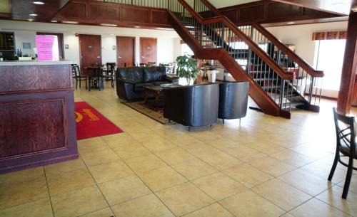 Kearney Hotel | Econo Lodge Inn & Suites Kearney South