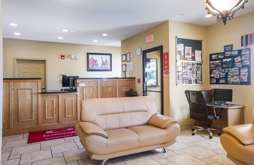 Rockmart Hotel | Econo Lodge Inn & Suites Rockmart