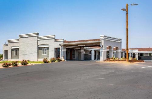 Santa Rosa Hotel | Econo Lodge Inn & Suites Santa Rosa