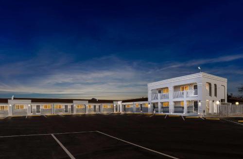 Santa Rosa Hotel | Econo Lodge Inn & Suites Santa Rosa