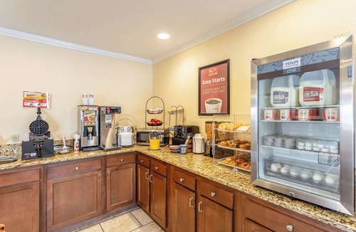 Santa Rosa Hotel | Econo Lodge Inn & Suites Santa Rosa