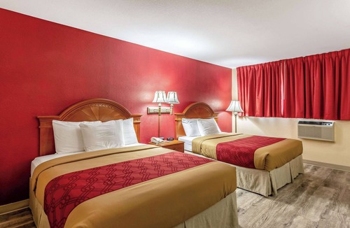 Santa Rosa Hotel | Econo Lodge Inn & Suites Santa Rosa