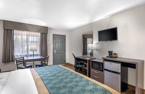 Polvadera Hotel | Econo Lodge Inn & Suites Socorro