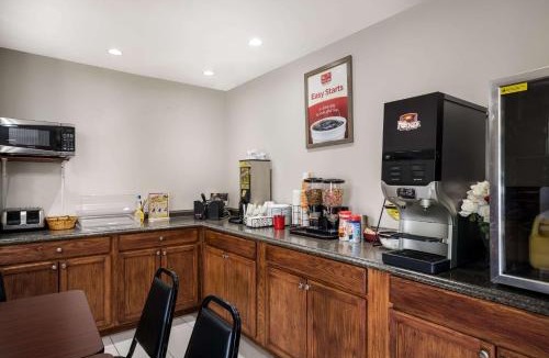 Canandaigua Hotel | Econo Lodge Inn & Suites Canandaigua - Finger Lakes Area