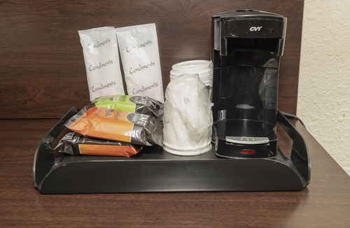 Monee Hotel | Econo Lodge Inn & Suites