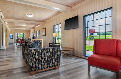 Philadelphia Hotel | Econo Lodge Inn & Suites Philadelphia MS