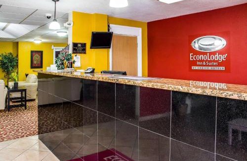 Walnut Hotel | Econo Lodge Inn & Suites Walnut