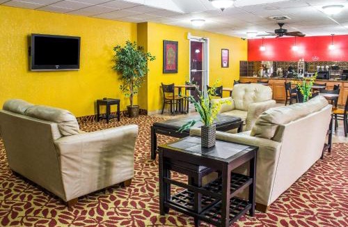 Walnut Hotel | Econo Lodge Inn & Suites Walnut