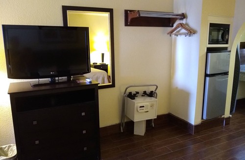 Memorial Hotel | Econo Lodge Inn & Suites West - Energy Corridor
