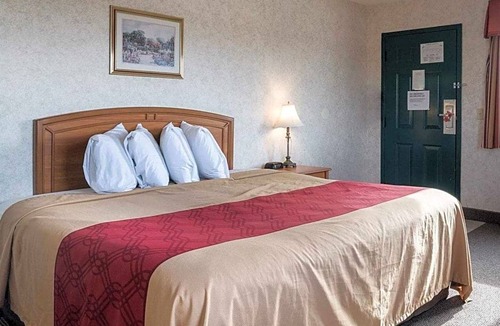 Canandaigua Hotel | Econo Lodge Inn & Suites Canandaigua