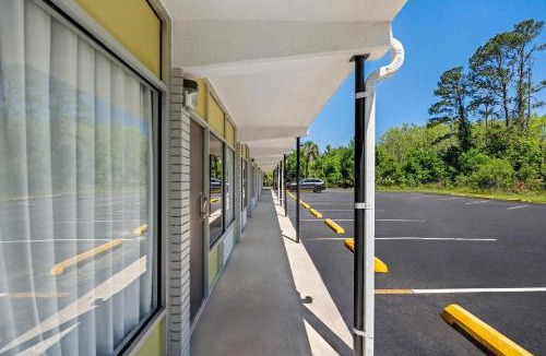 Jennings Cabin | Econo Lodge Jennings