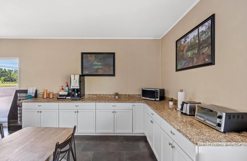 Jennings Hotel | Econo Lodge Jennings