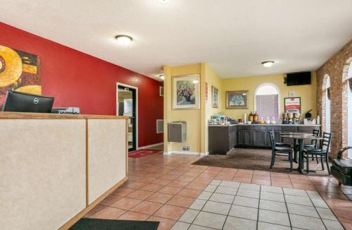 Jonesboro Hotel | Econo Lodge Jonesboro