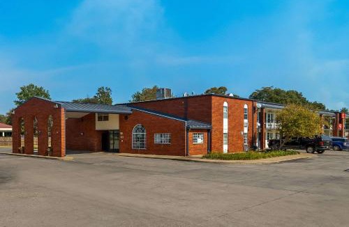 Kennett Cabin | Econo Lodge Kennett
