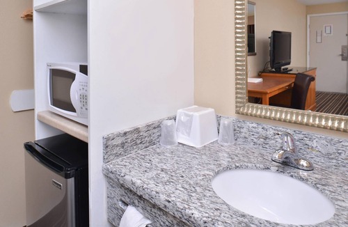 Tri-Cities Hotel | Econo Lodge Kennewick Tri-Cities