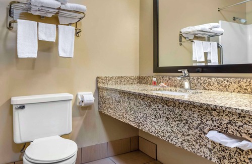 La Crosse Hotel | Econo Lodge La Crosse North