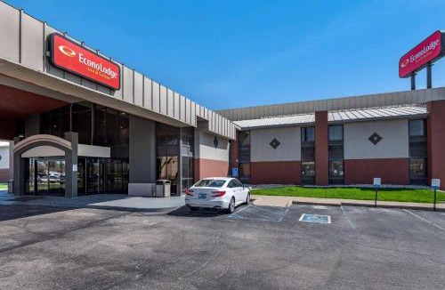 Lafayette Cabin | Econo Lodge Lafayette near University