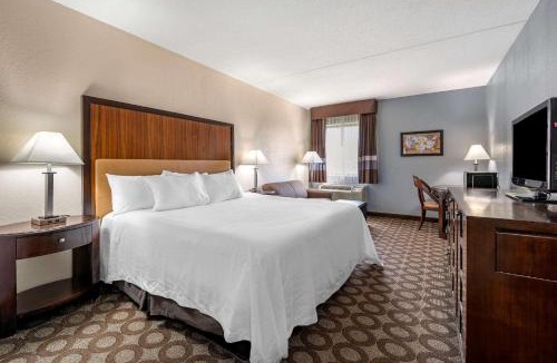 Lafayette Cabin | Econo Lodge Lafayette near University