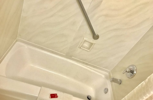 West Ossipee Hotel | Econo Lodge Lake Region