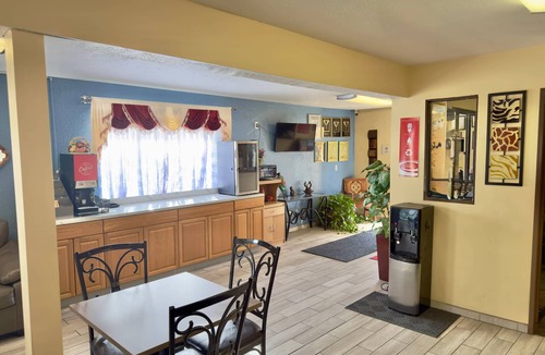 Lansing Hotel | Econo Lodge Lansing - Leavenworth